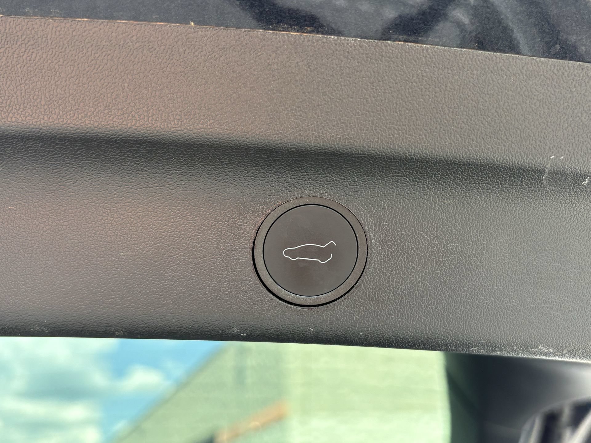 Used 2024 Tesla Model Y Long Range AWD/4WD image 20