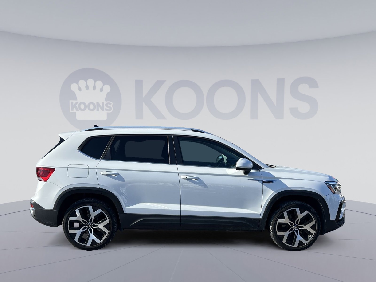 Used 2022 Volkswagen Taos SEL image 8