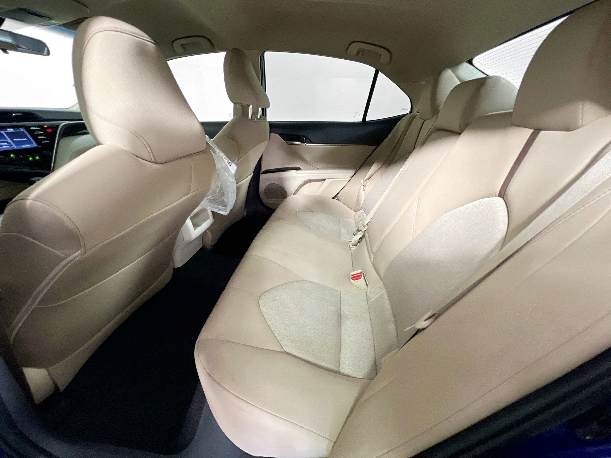 Used 2018 Toyota Camry LE image 28