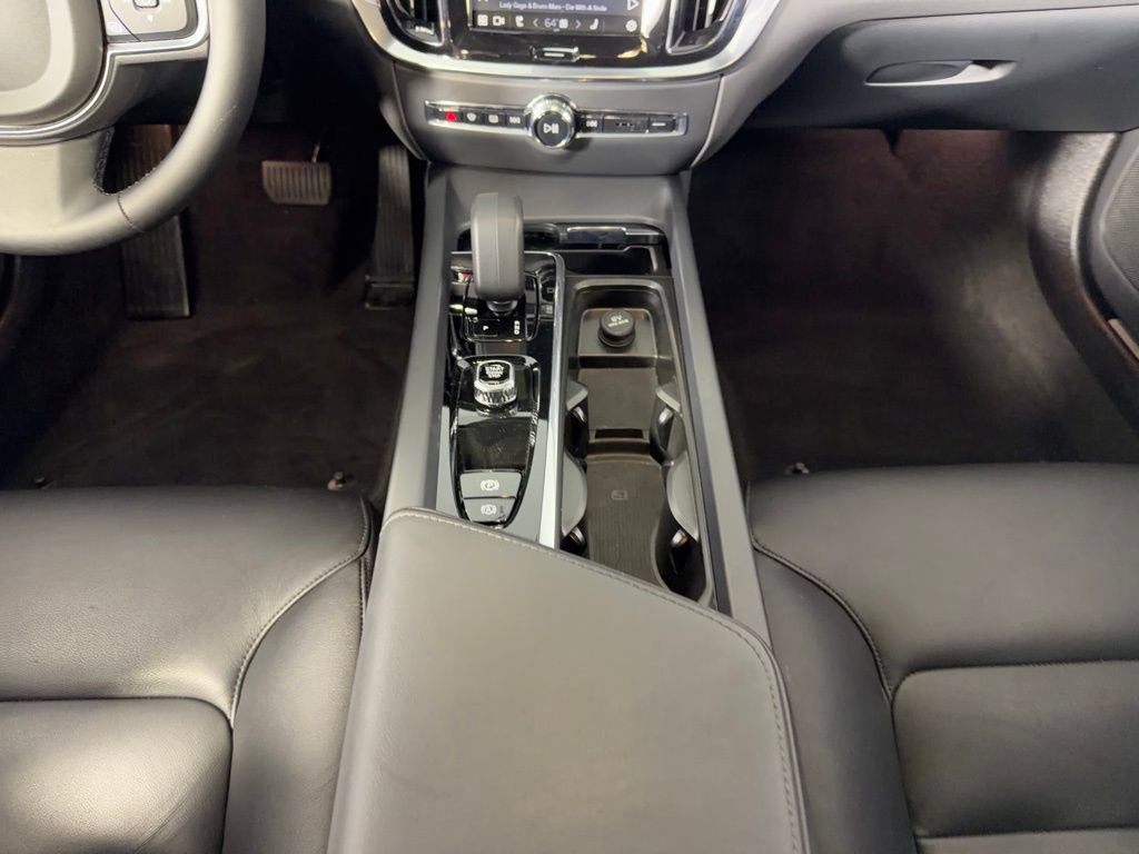 Used 2025 Volvo S60 B5 Core image 17
