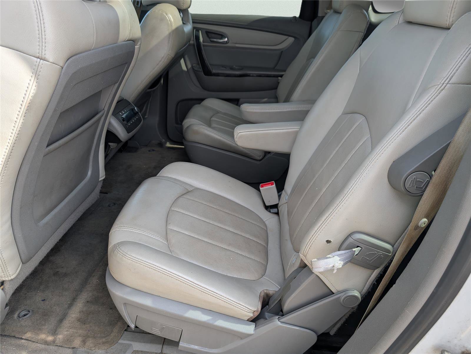 Used 2017 Chevrolet Traverse Premier image 31