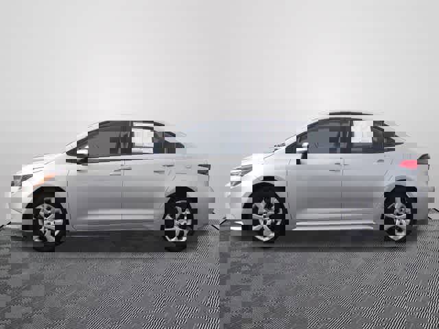Used 2023 Toyota Corolla LE image 2