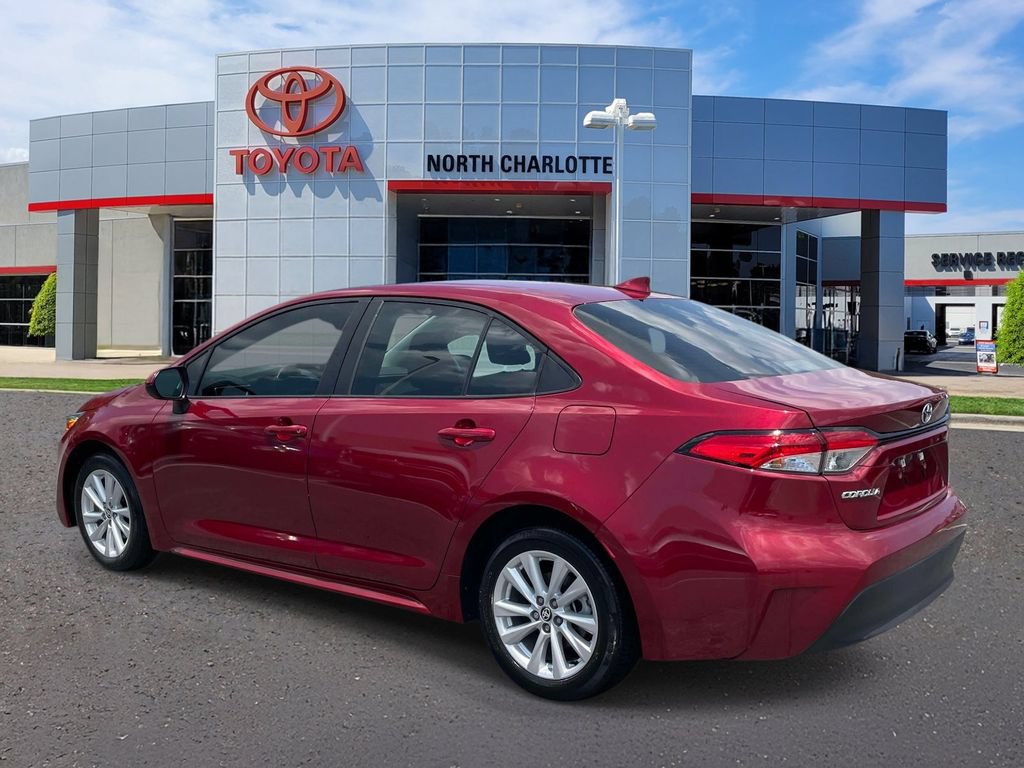 Used 2024 Toyota Corolla LE w/ LE Convenience Package FWD image 6