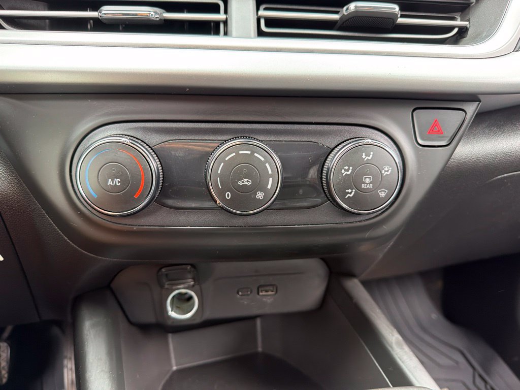 Used 2025 Chevrolet Trax LS FWD image 12