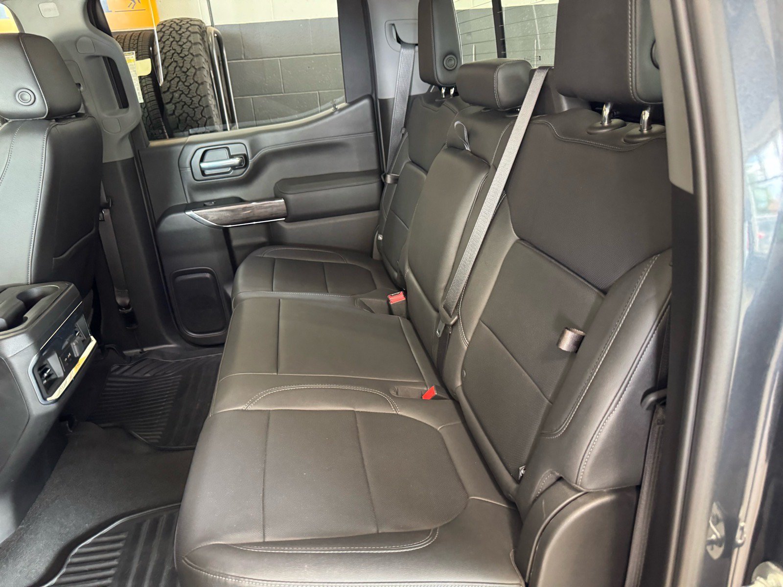Used 2022 Chevrolet Silverado 1500 LTZ w/ LTZ Premium Package AWD/4WD image 12