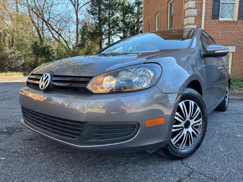 Used 2011 Volkswagen Golf 4-Door image 2
