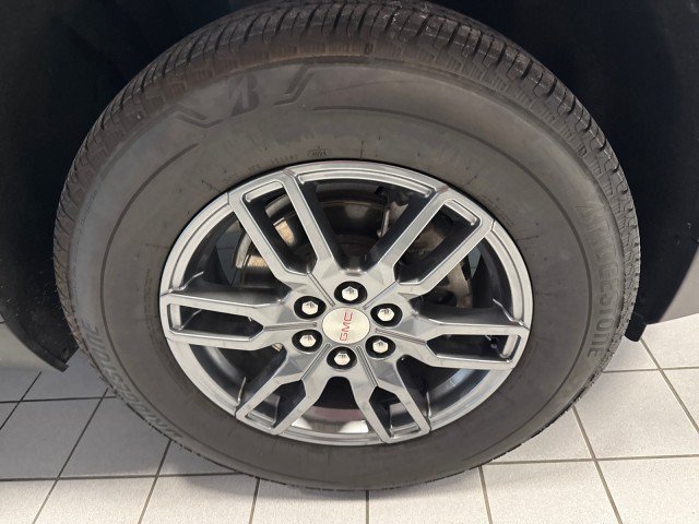 Used 2025 GMC Acadia Elevation FWD image 9