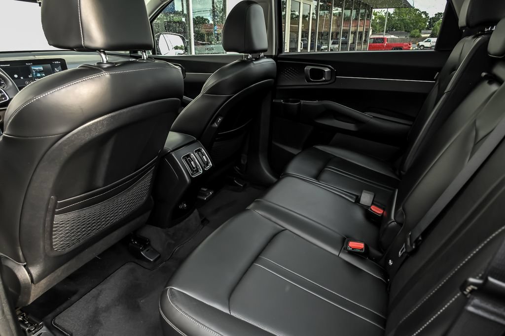 Used 2024 Kia Sorento S w/ Panoramic Sunroof Package AWD/4WD image 17