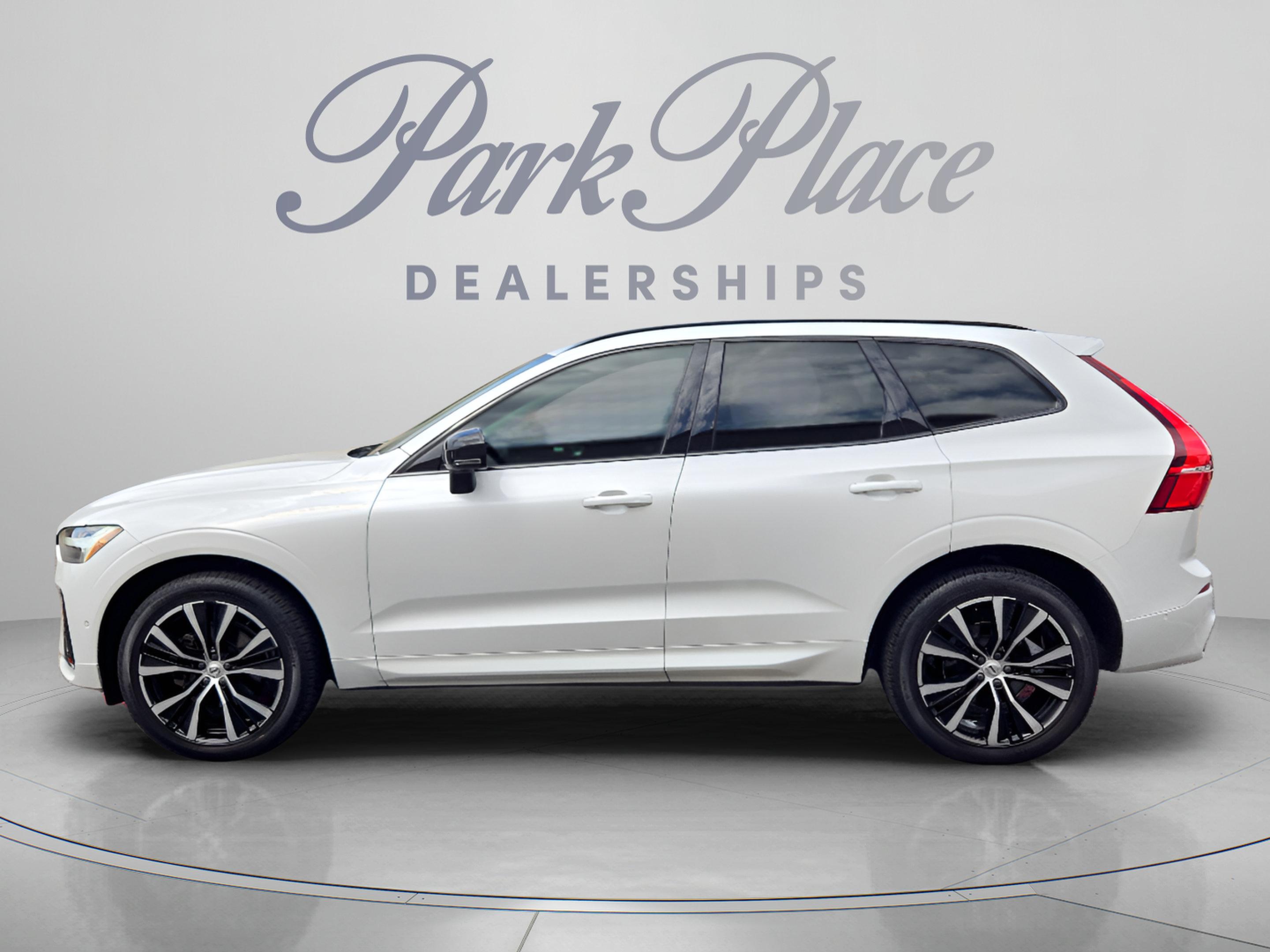Used 2024 Volvo XC60 B5 Plus w/ Protection Package Premier AWD/4WD image 2