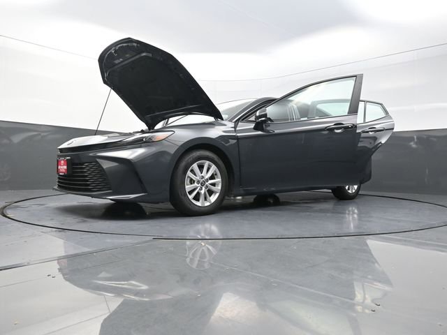 Used 2025 Toyota Camry LE image 10