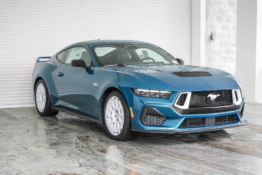New 2026 Ford Mustang GT Premium w/ GT Performance Package RWD image 3