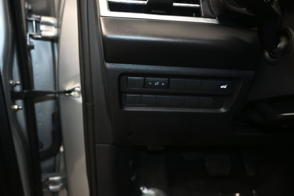 Used 2024 Mitsubishi Outlander SE FWD image 12