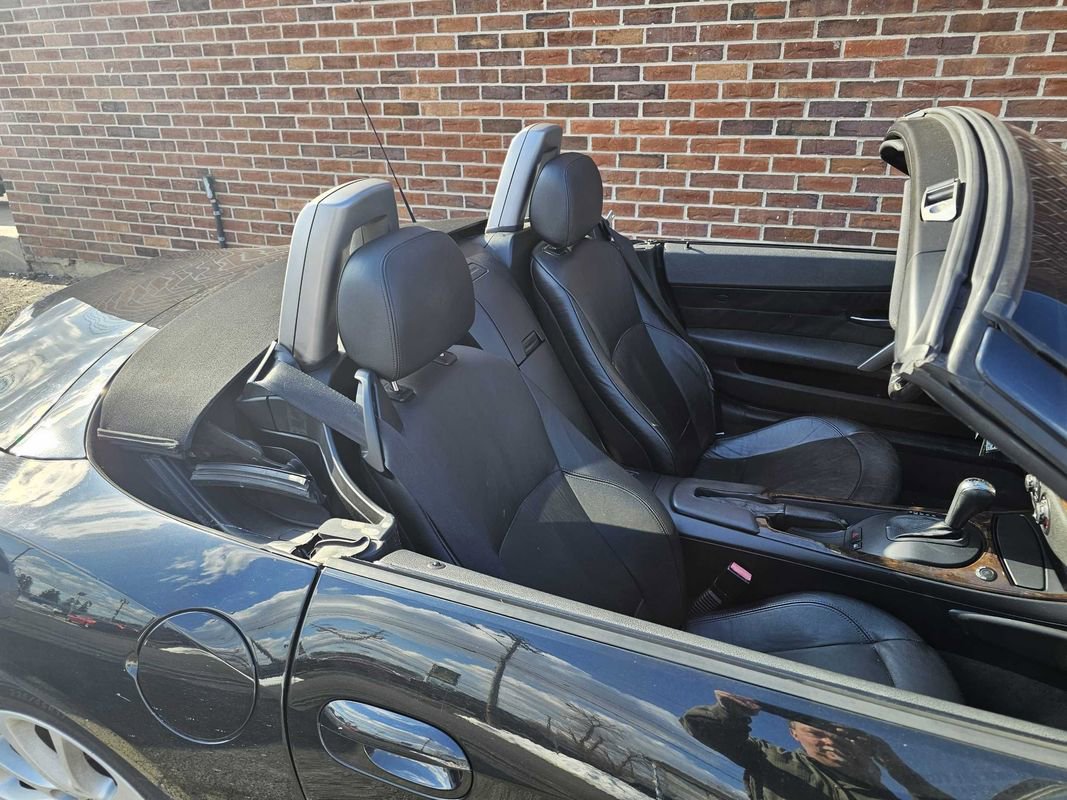 Used 2007 BMW Z4 3.0i image 26