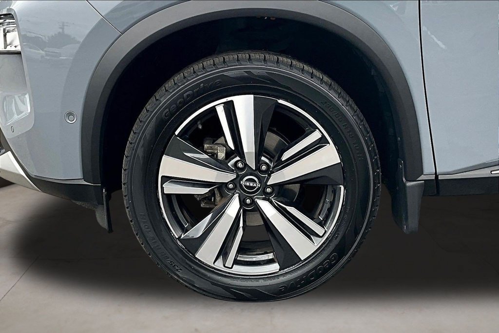 Used 2023 Nissan Rogue Platinum AWD/4WD image 34