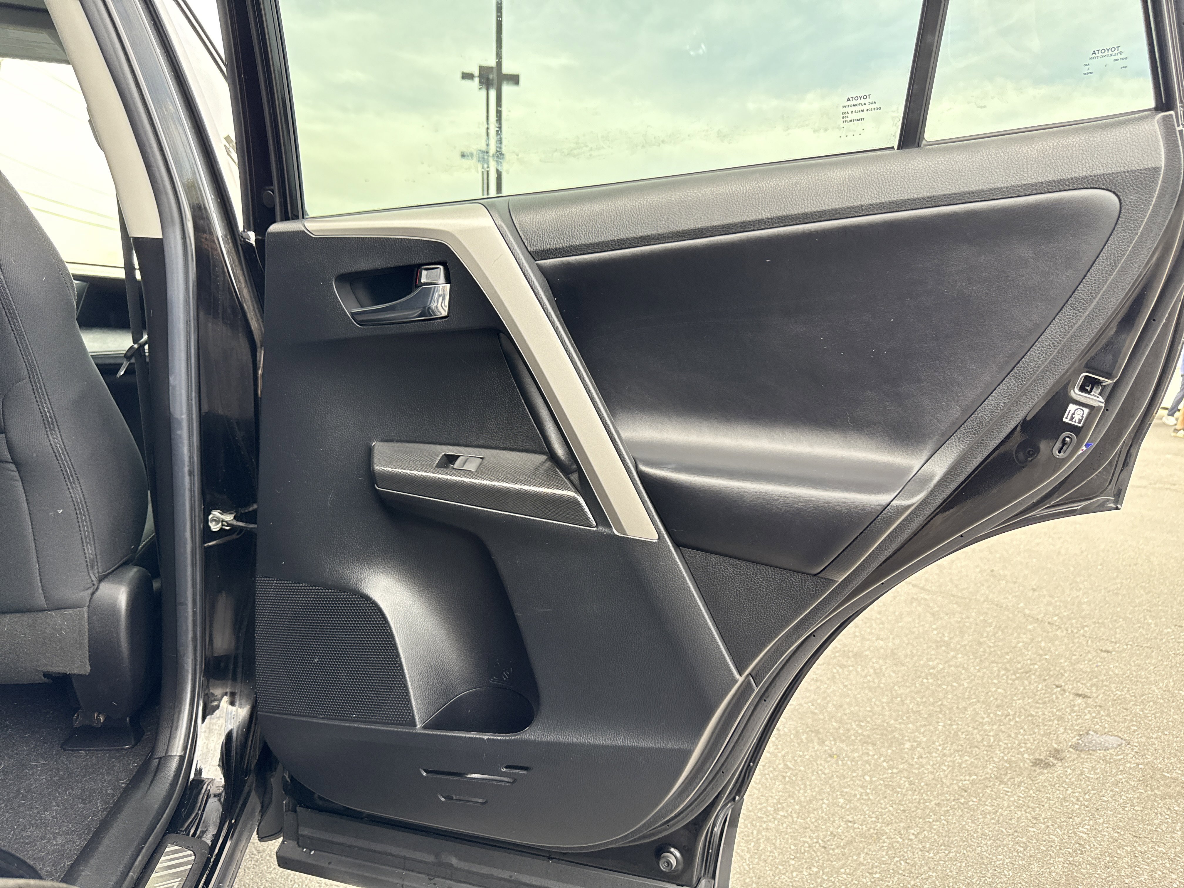 Used 2018 Toyota RAV4 Adventure image 23