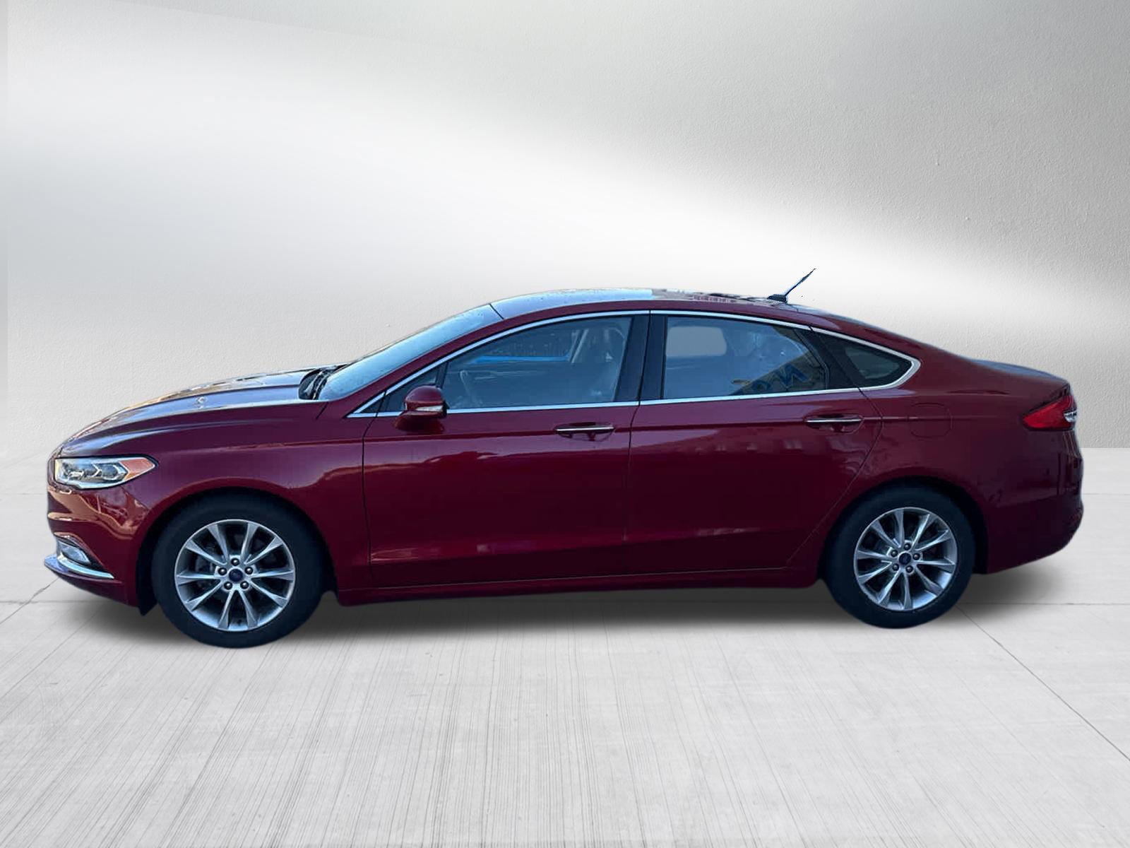 Used 2017 Ford Fusion SE w/ Fusion SE Technology Package FWD image 4