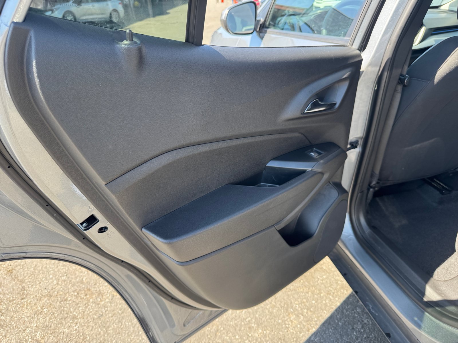 Used 2025 Chevrolet Trax LS w/ LS Convenience Package FWD image 18
