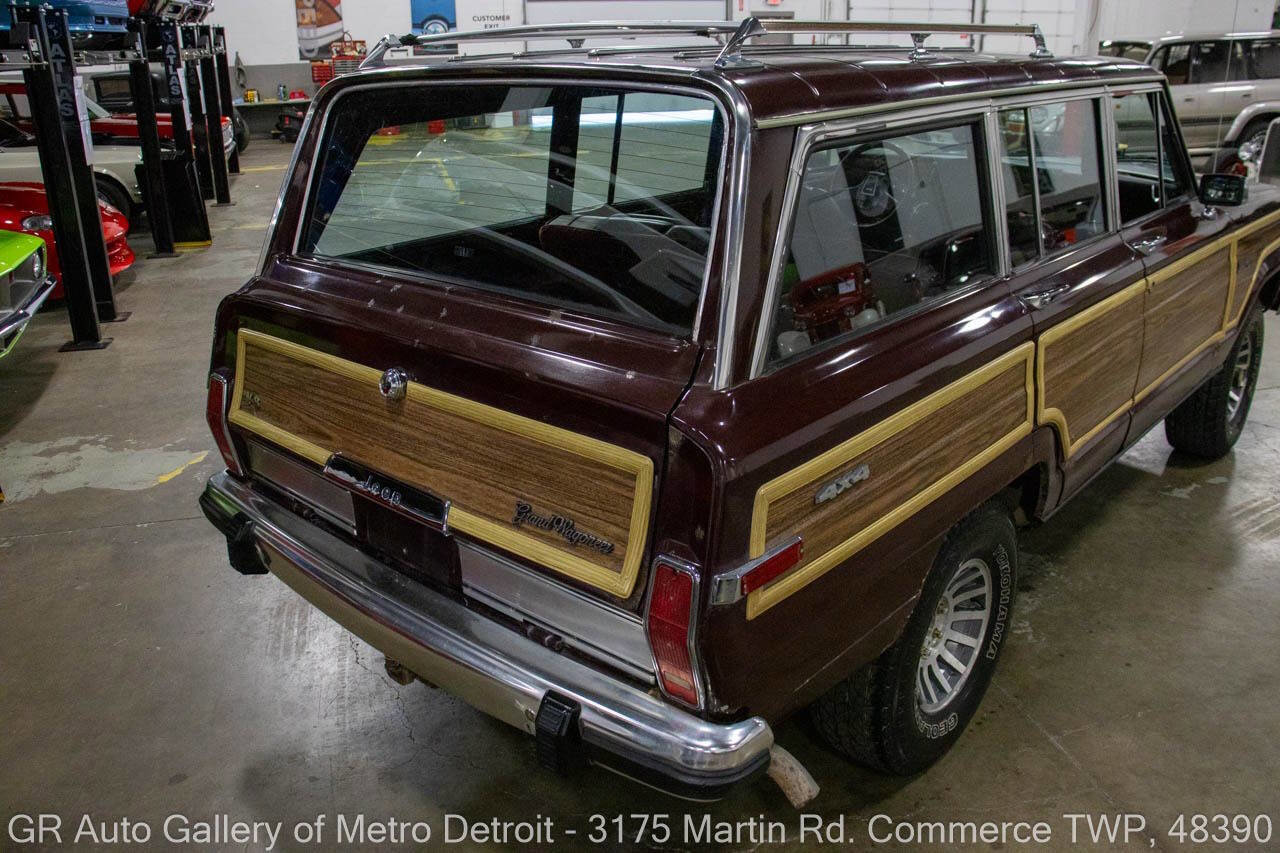 Used 1988 Jeep Grand Wagoneer image 15