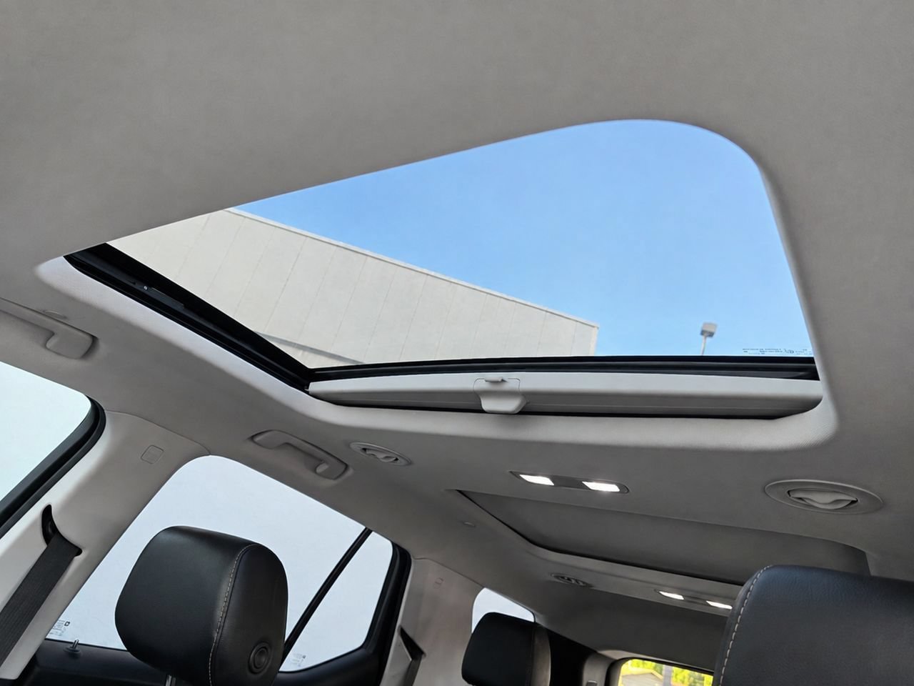Used 2019 Chevrolet Traverse Premier w/ Redline Edition FWD image 29