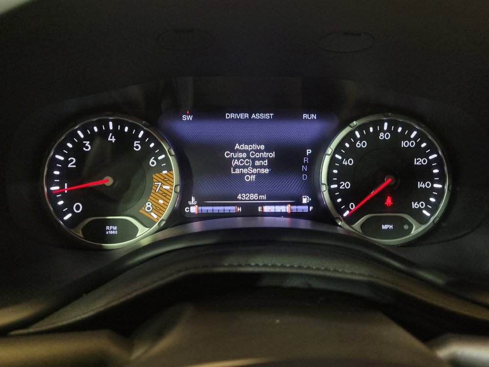 Used 2021 Jeep Renegade Latitude w/ Luxury Group I image 23