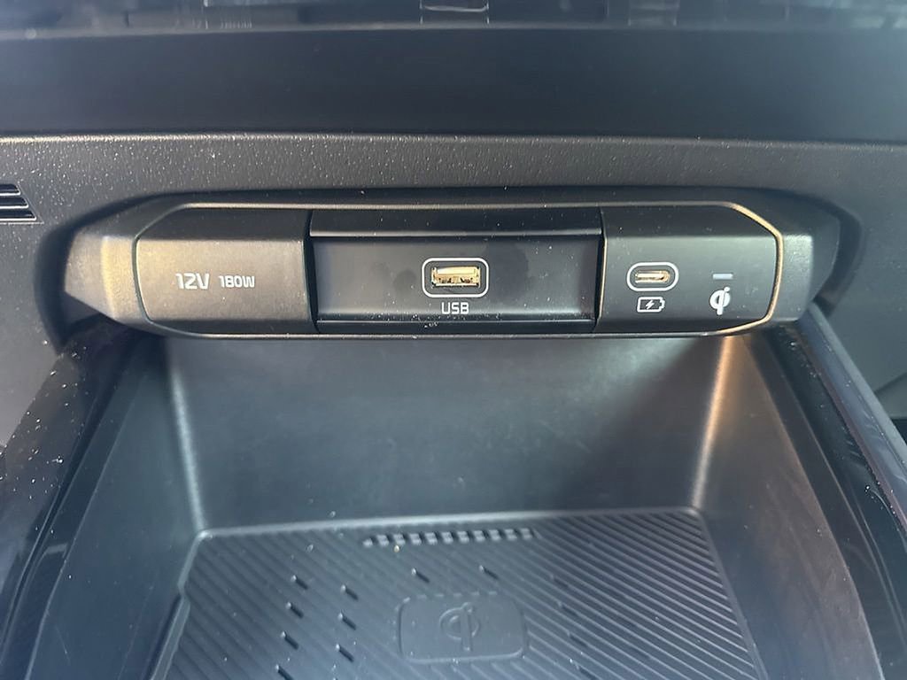 Used 2024 Kia Niro Wind FWD image 16