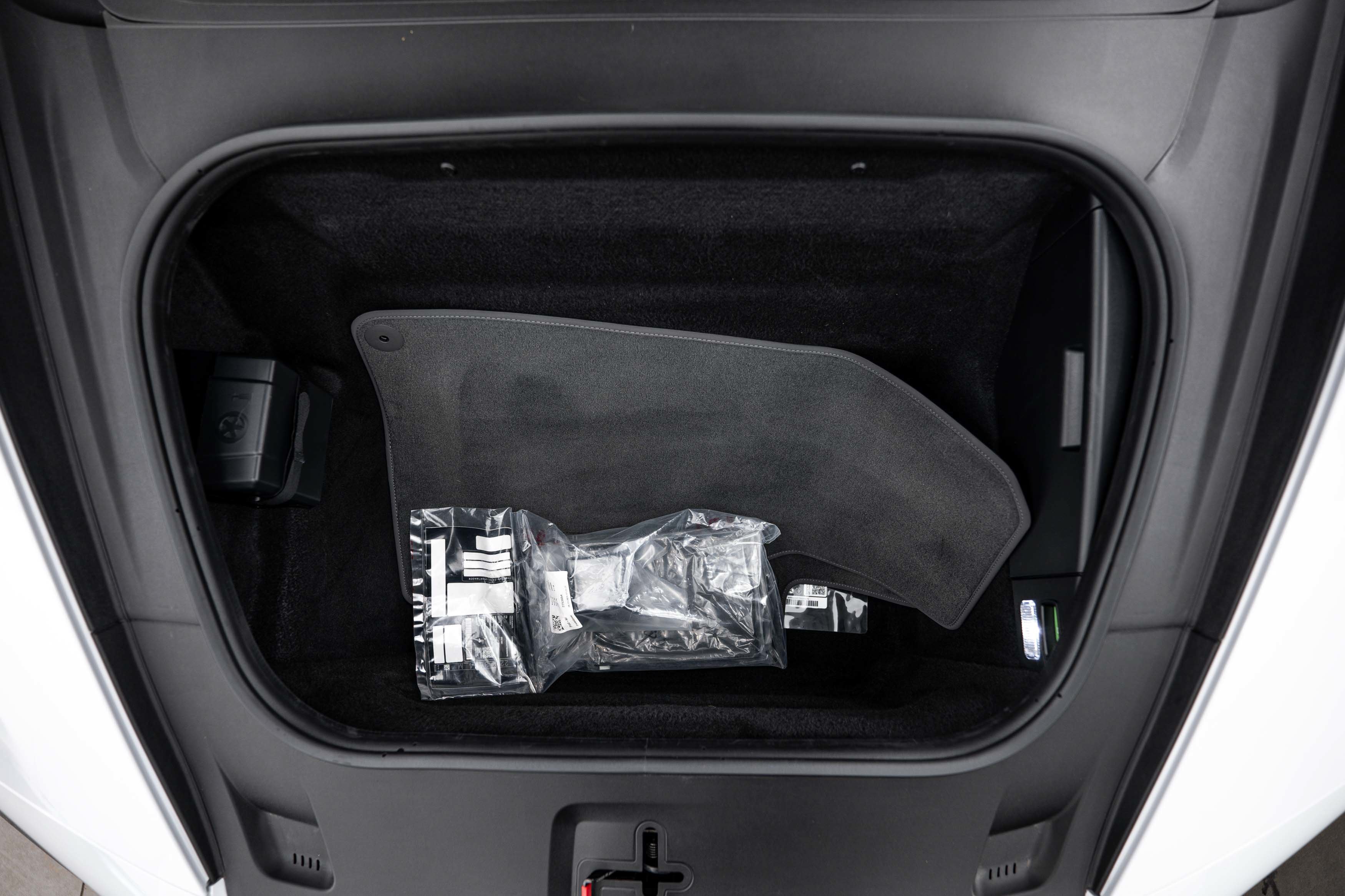 Certified 2025 Porsche 911 Carrera RWD image 26