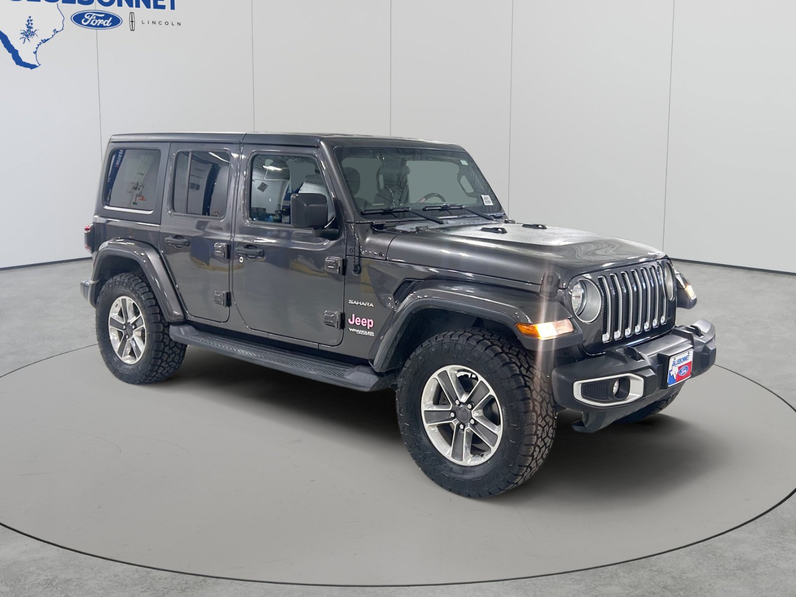 Used 2019 Jeep Wrangler Unlimited Sahara w/ Safety Group AWD/4WD image 3