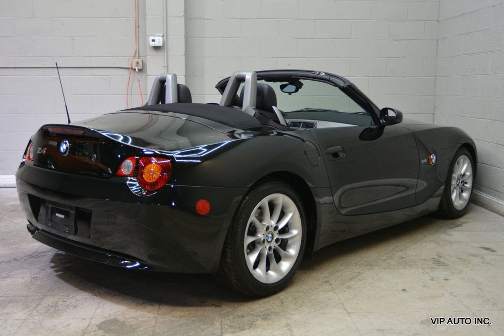 Used 2003 BMW Z4 2.5i image 8