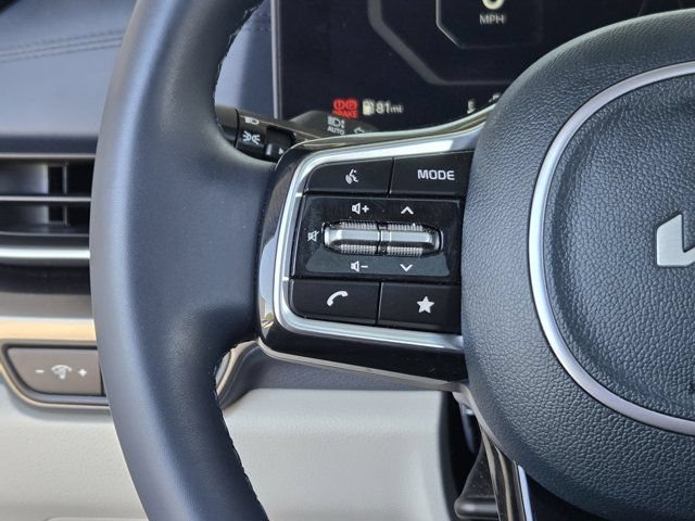 Used 2025 Kia Carnival SX FWD image 28