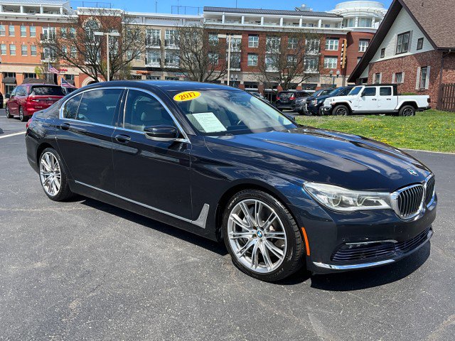 Used 2017 BMW 750i image 38