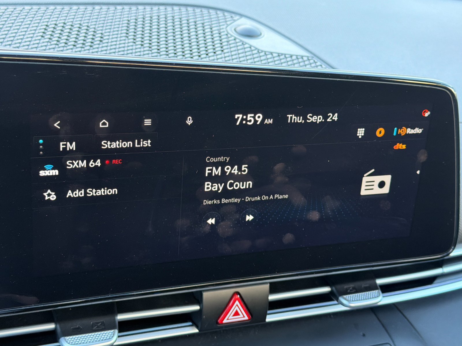 Used 2024 Hyundai Elantra Limited FWD image 17