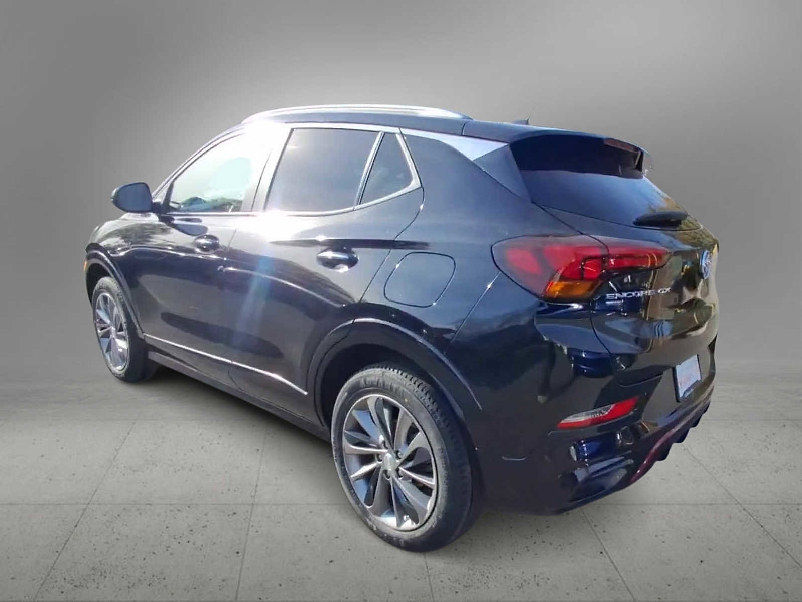 Used 2023 Buick Encore GX Select w/ Sport Touring Package image 6