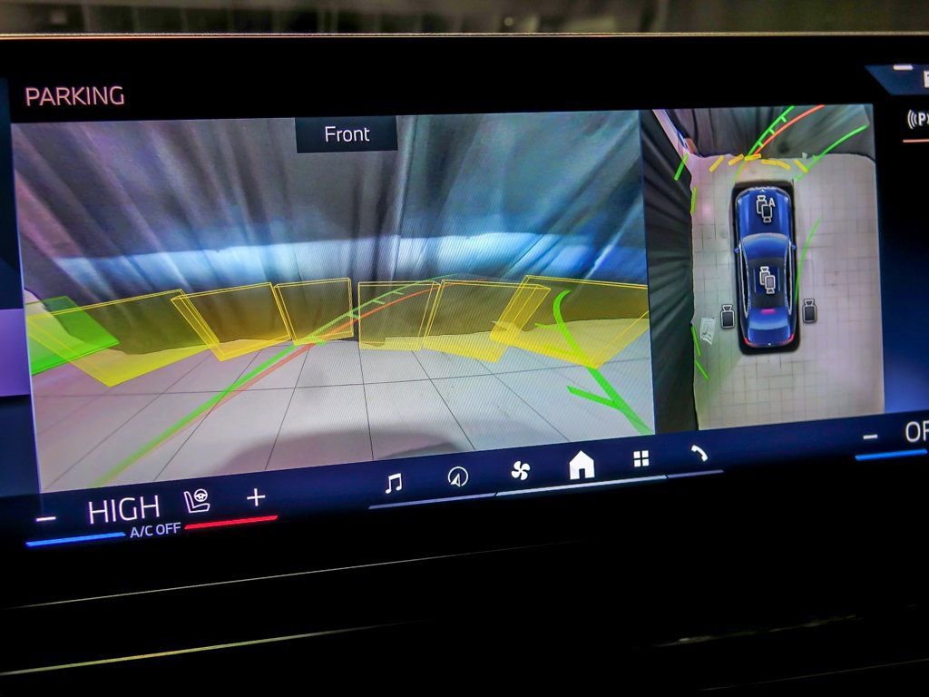 Used 2024 BMW 530i xDrive w/ Premium Package image 25