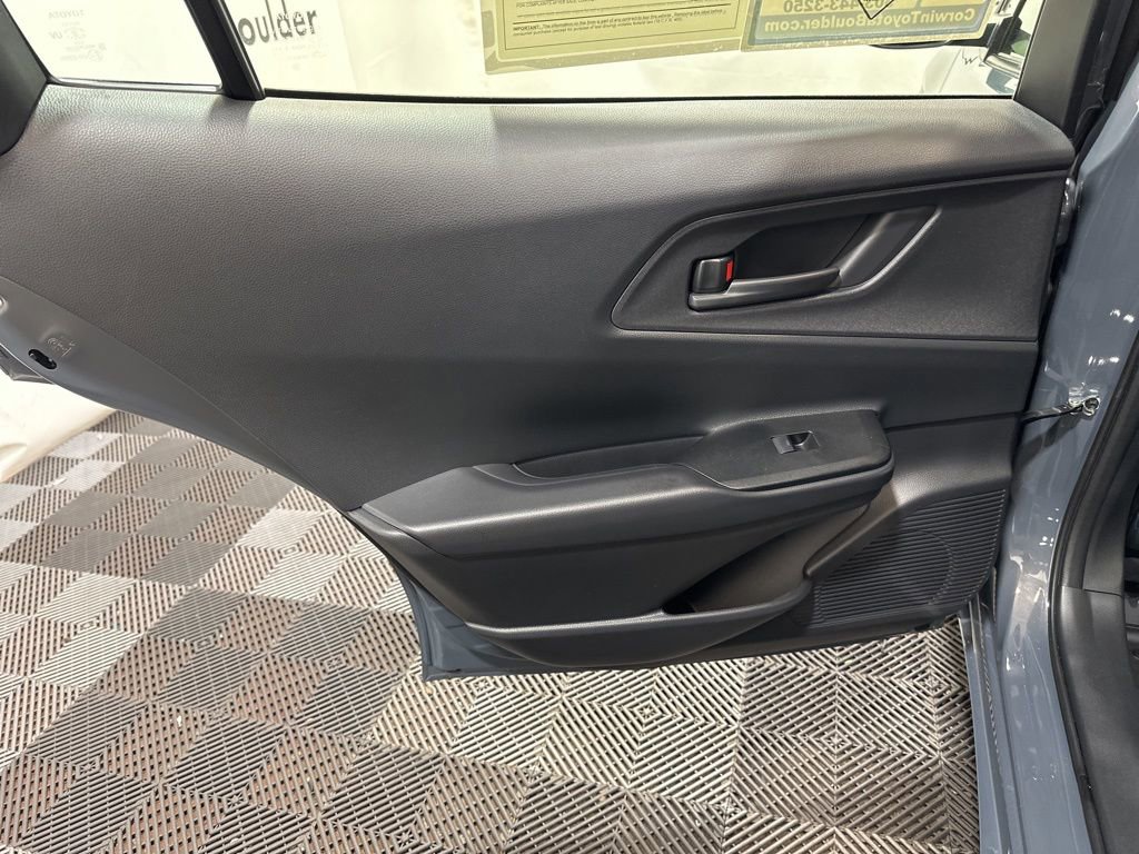 Used 2025 Toyota Prius Plug-In Hybrid image 19