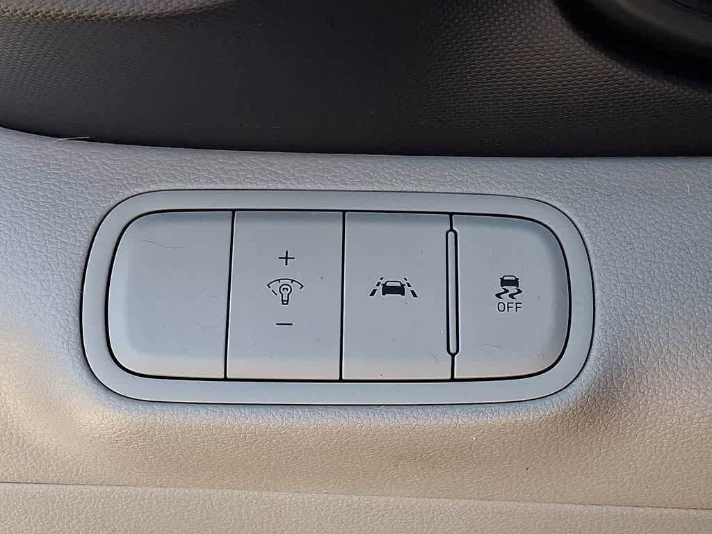 Used 2021 Hyundai Venue SEL FWD image 23