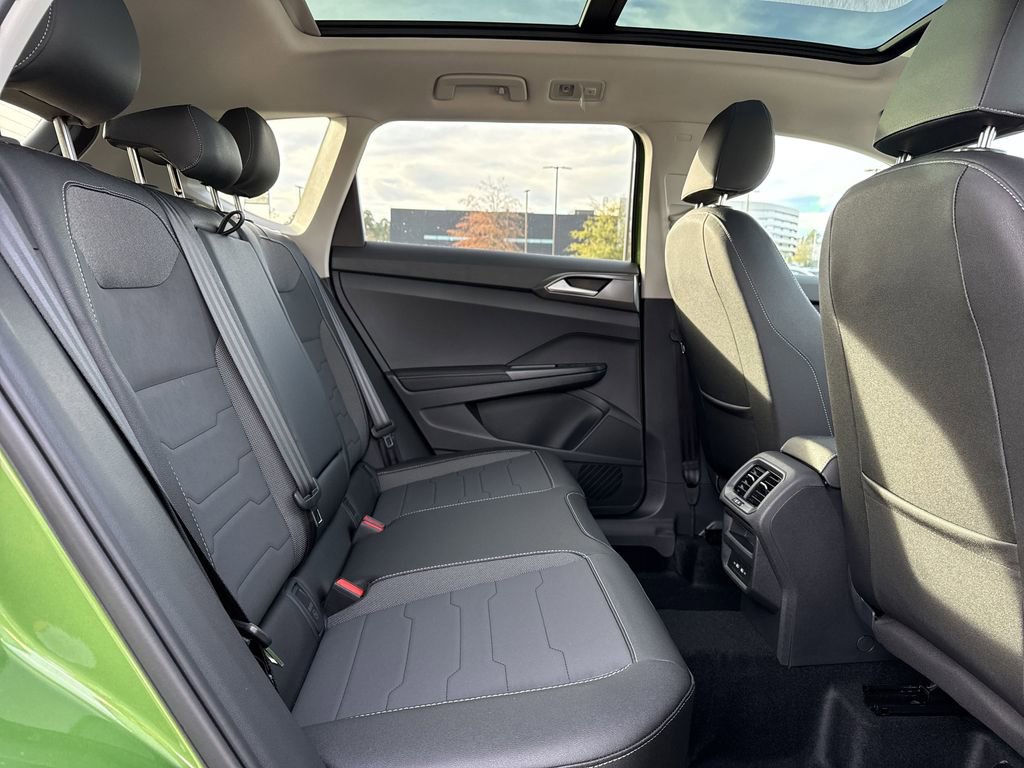 New 2026 Volkswagen Taos SE image 16