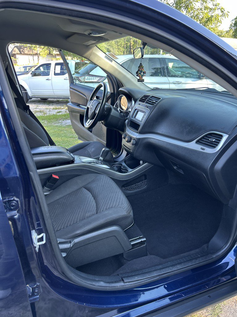 Used 2018 Dodge Journey SXT AWD/4WD image 12