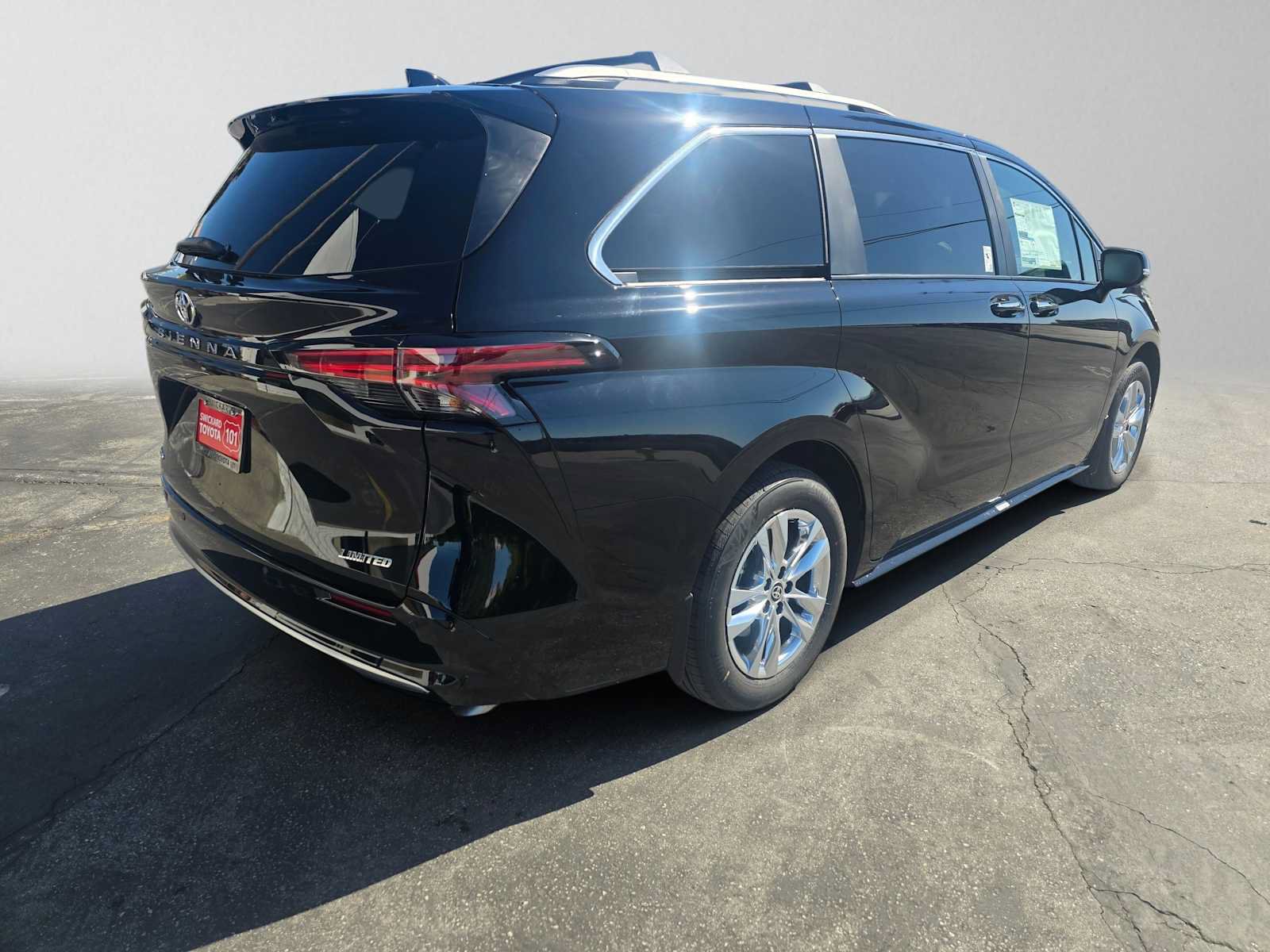 New 2026 Toyota Sienna Limited AWD/4WD image 3