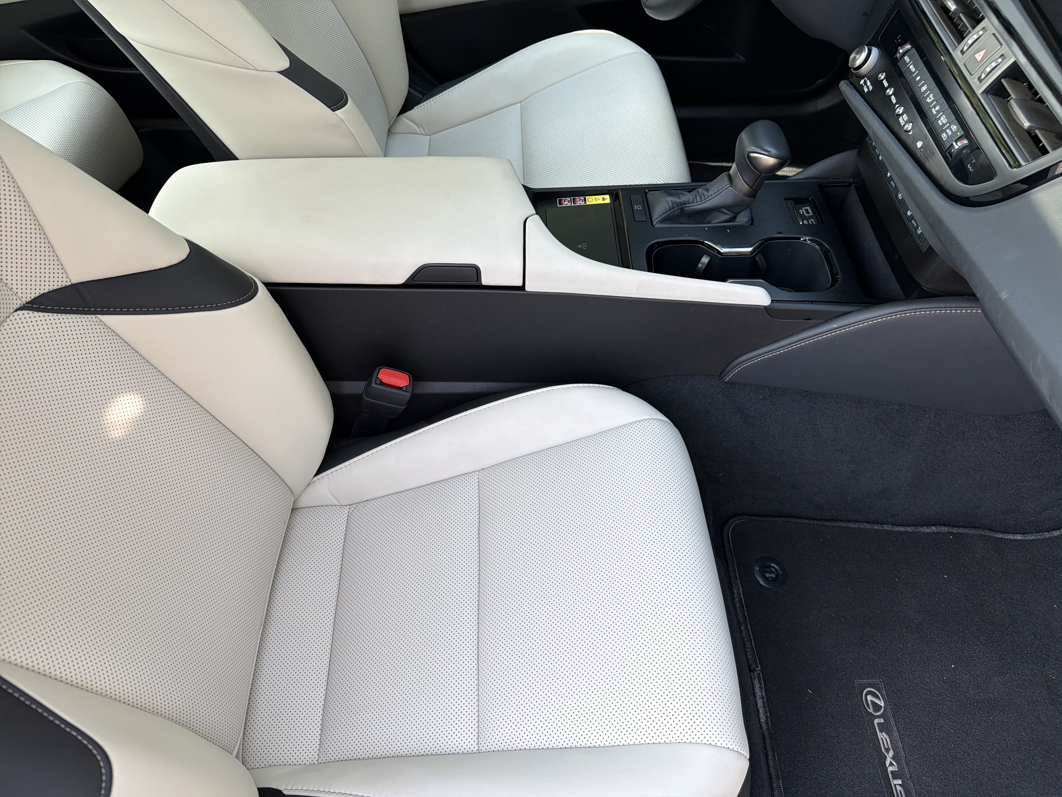 Used 2025 Lexus ES 350 w/ Premium Package FWD image 38