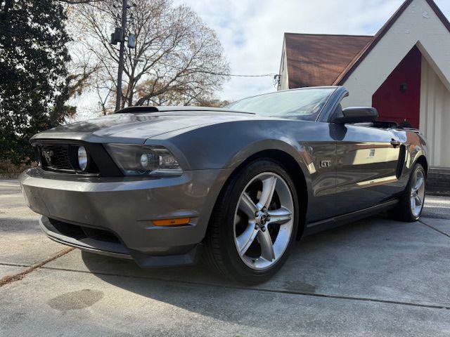 Used 2010 Ford Mustang GT image 3