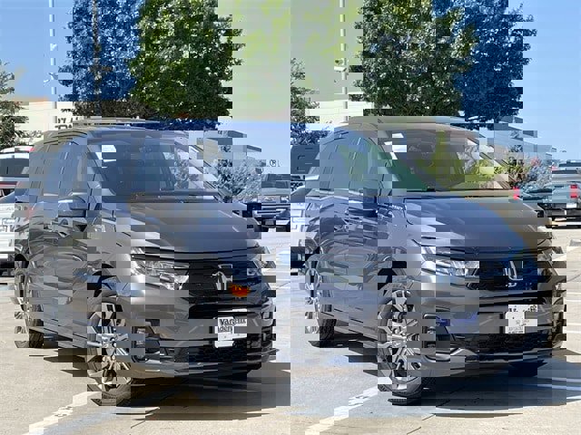 New 2026 Honda Odyssey Touring image 2