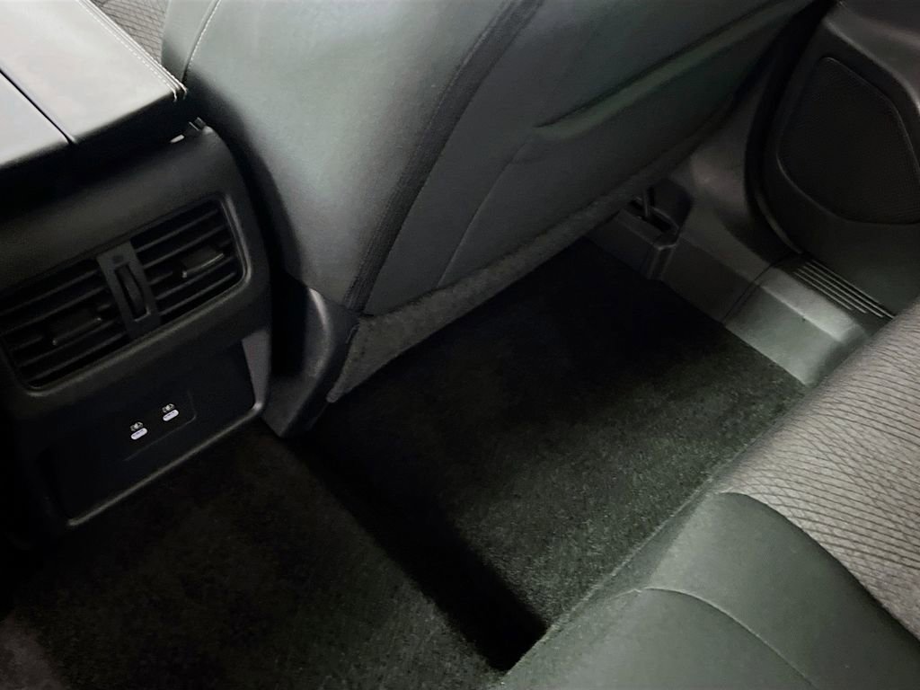 Used 2024 Nissan Rogue SV image 22