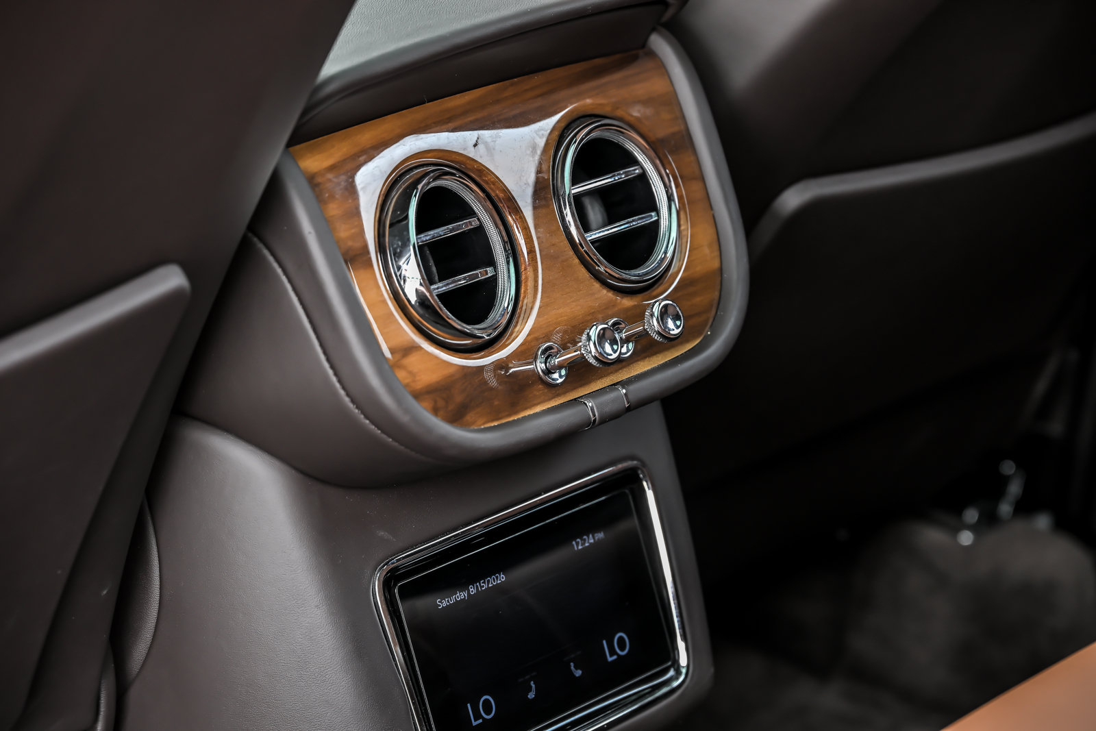 Used 2022 Bentley Bentayga AWD/4WD image 26