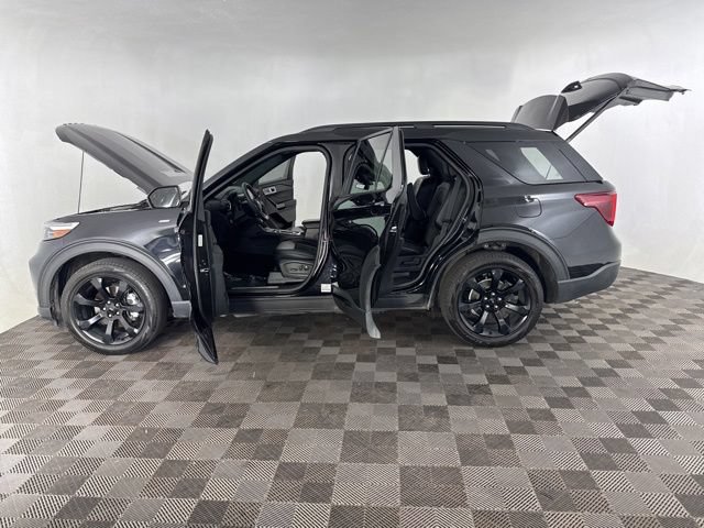 Used 2024 Ford Explorer ST-Line w/ Class IV Trailer Tow Package AWD/4WD image 11