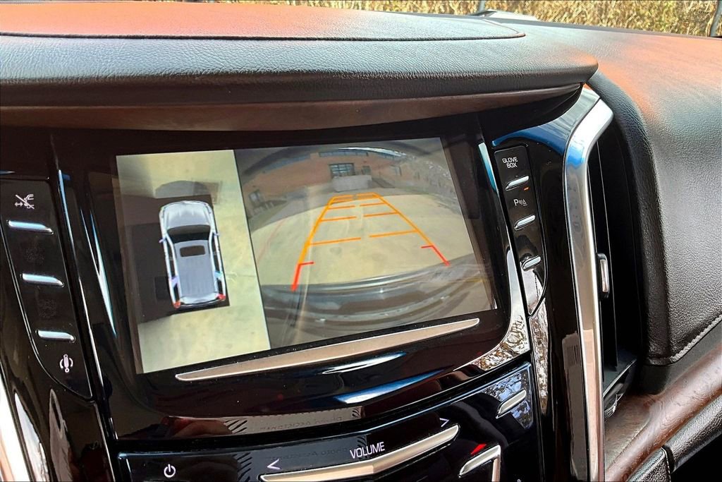 Used 2015 Cadillac Escalade Premium image 30