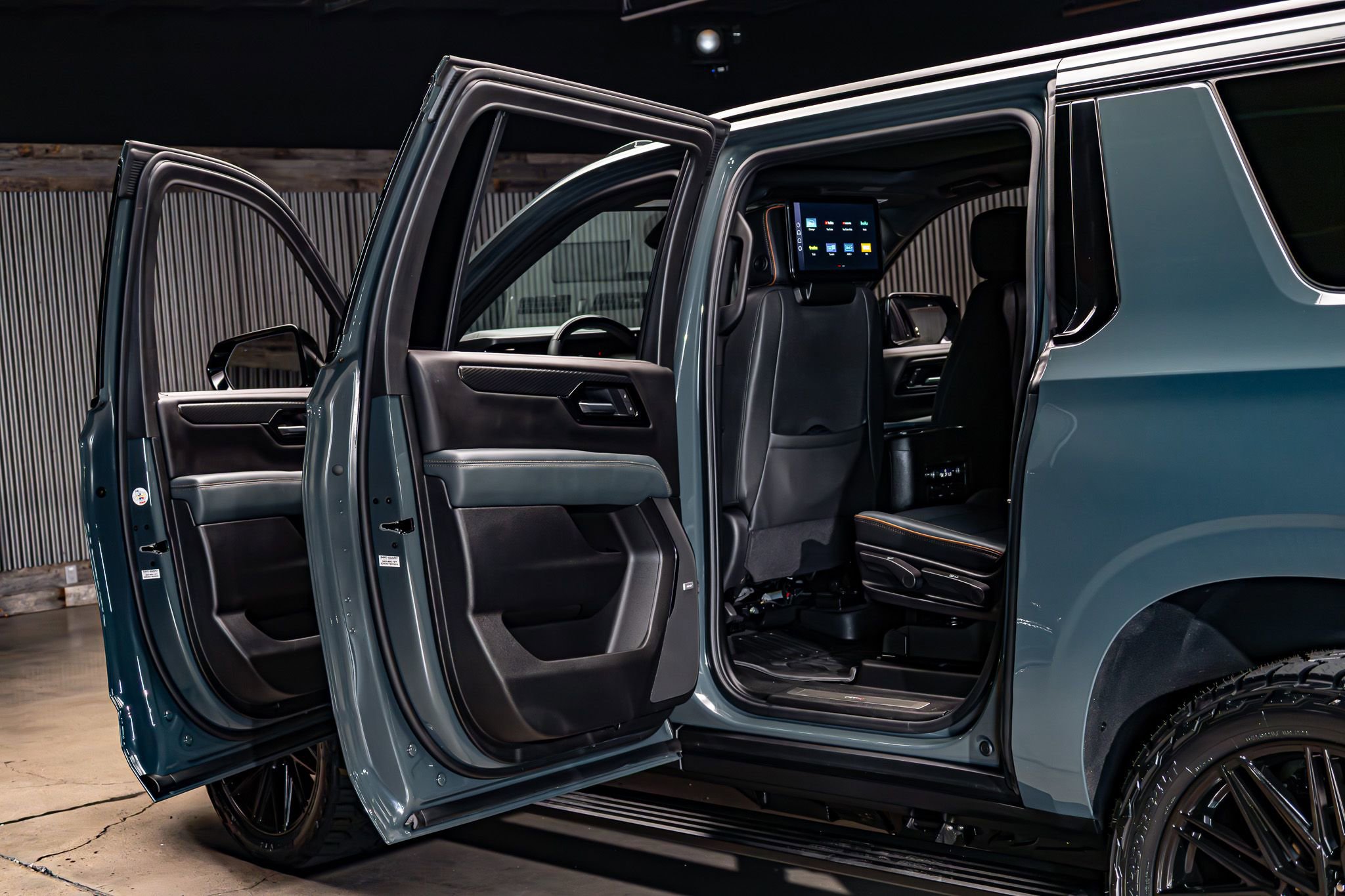 Used 2026 GMC Yukon XL AT4 w/ AT4 Premium Plus Package image 29