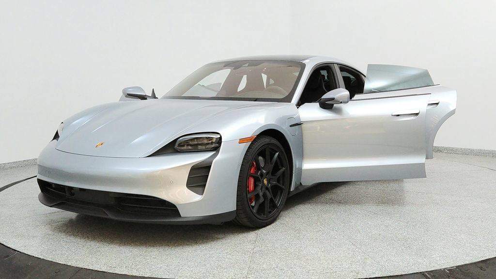 Used 2024 Porsche Taycan GTS AWD/4WD image 9
