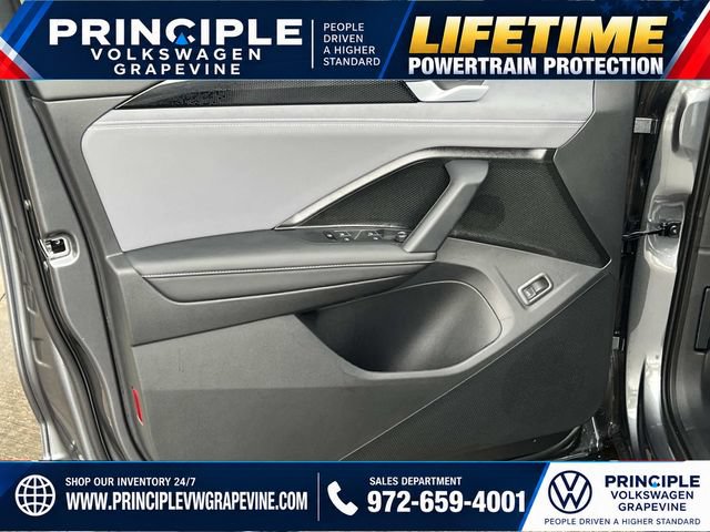 New 2026 Volkswagen Tiguan SE R-Line FWD image 9