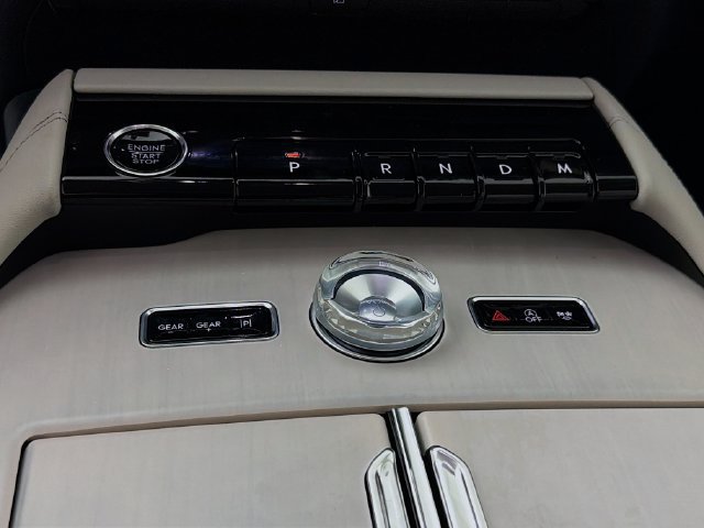 New 2026 Lincoln Navigator L Premier AWD/4WD image 17