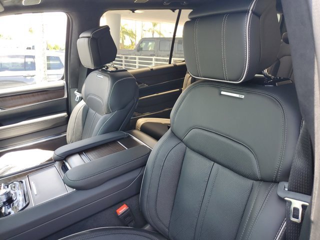New 2023 Jeep Grand Wagoneer Series II w/ Premium Group II AWD/4WD image 12